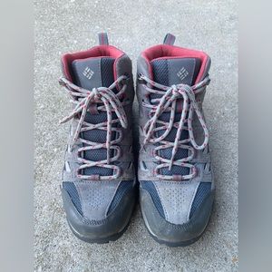 Columbia Hiking Boots Women’s 8